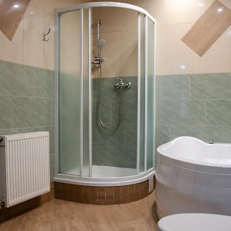 Hotel Przystan - I *