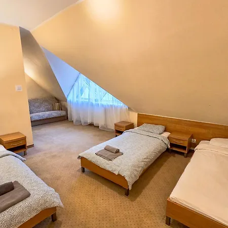 Hotel Przystan - I *