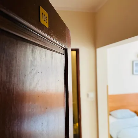 Hotel Przystan - I *