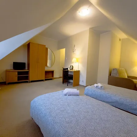 Hotel Przystan - I *