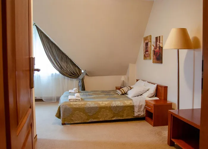 Hotel Przystań - I *