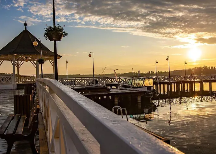 Hotel Przystań - I *